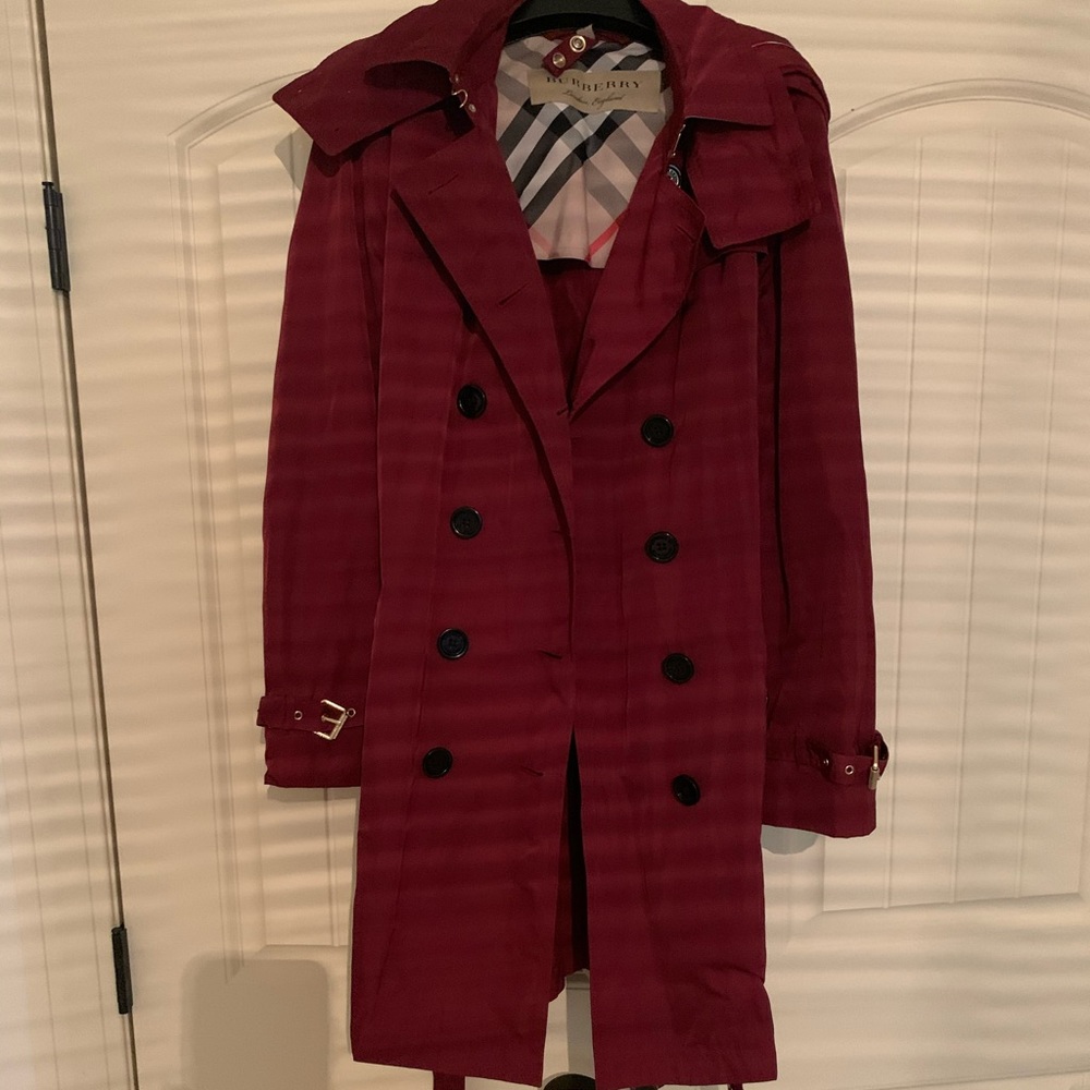 Never worn Burberry Trench Rain Coat US 14